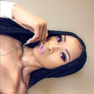 Meet your Posher, Briana